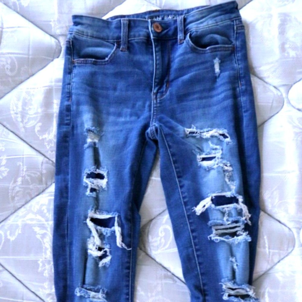 Women's American Eagle Size 2 Ripped Low Rise Skinny Jeans Super Stretch